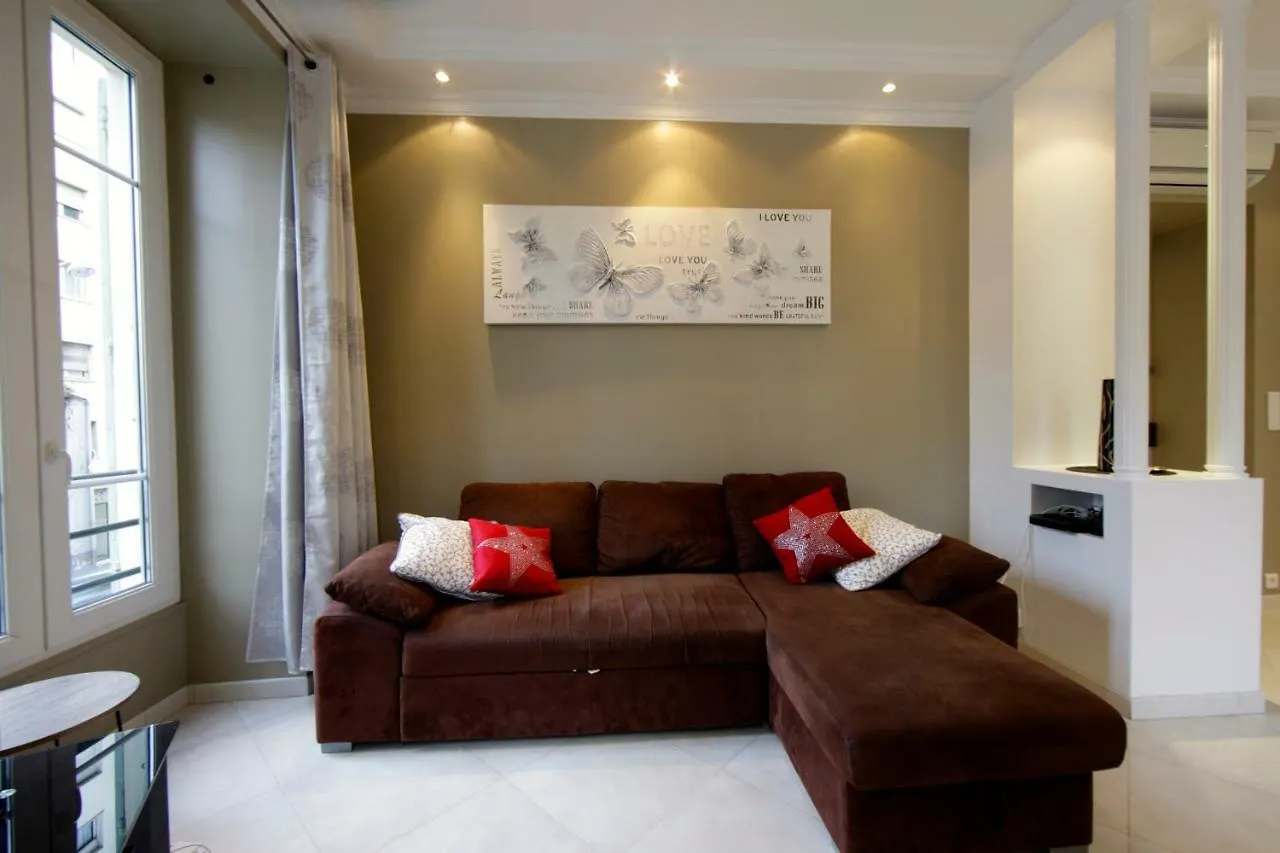 Apartment With Parking In Nice Near The Harbor
