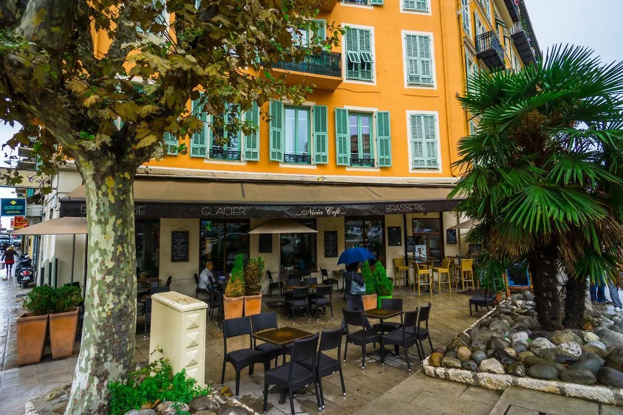 Apartment With Parking In Nice Near The Harbor