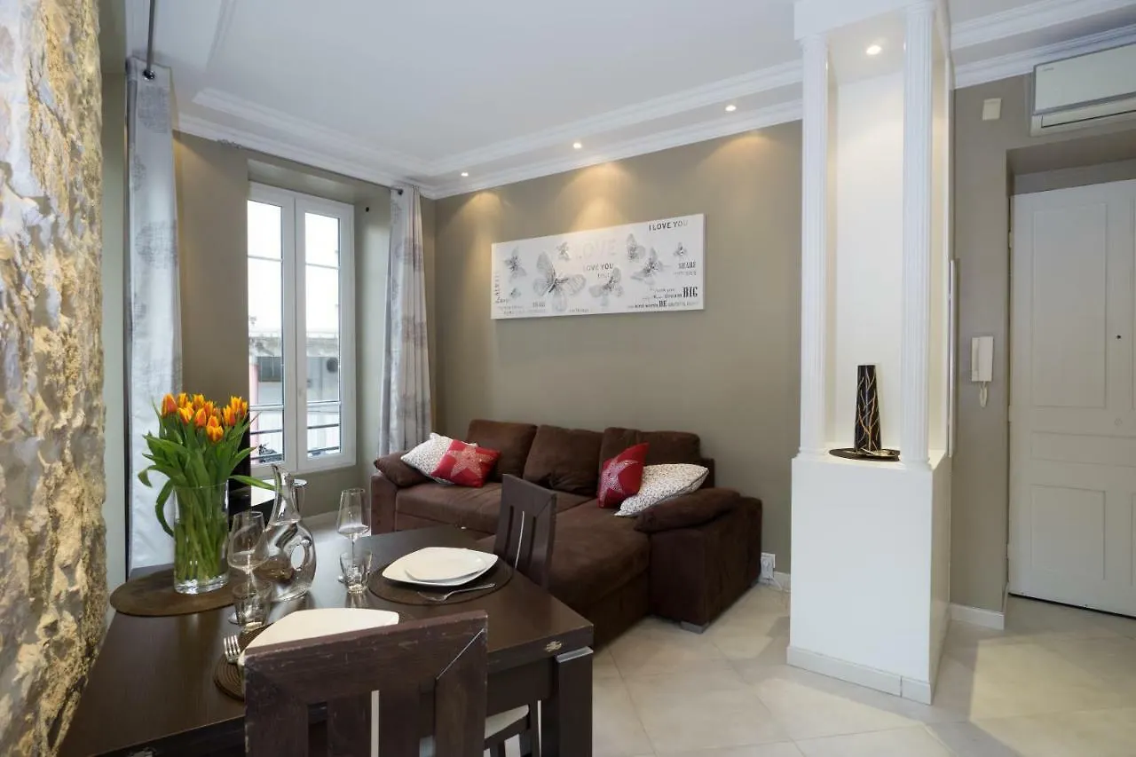 Apartment With Parking In Nice Near The Harbor Francia