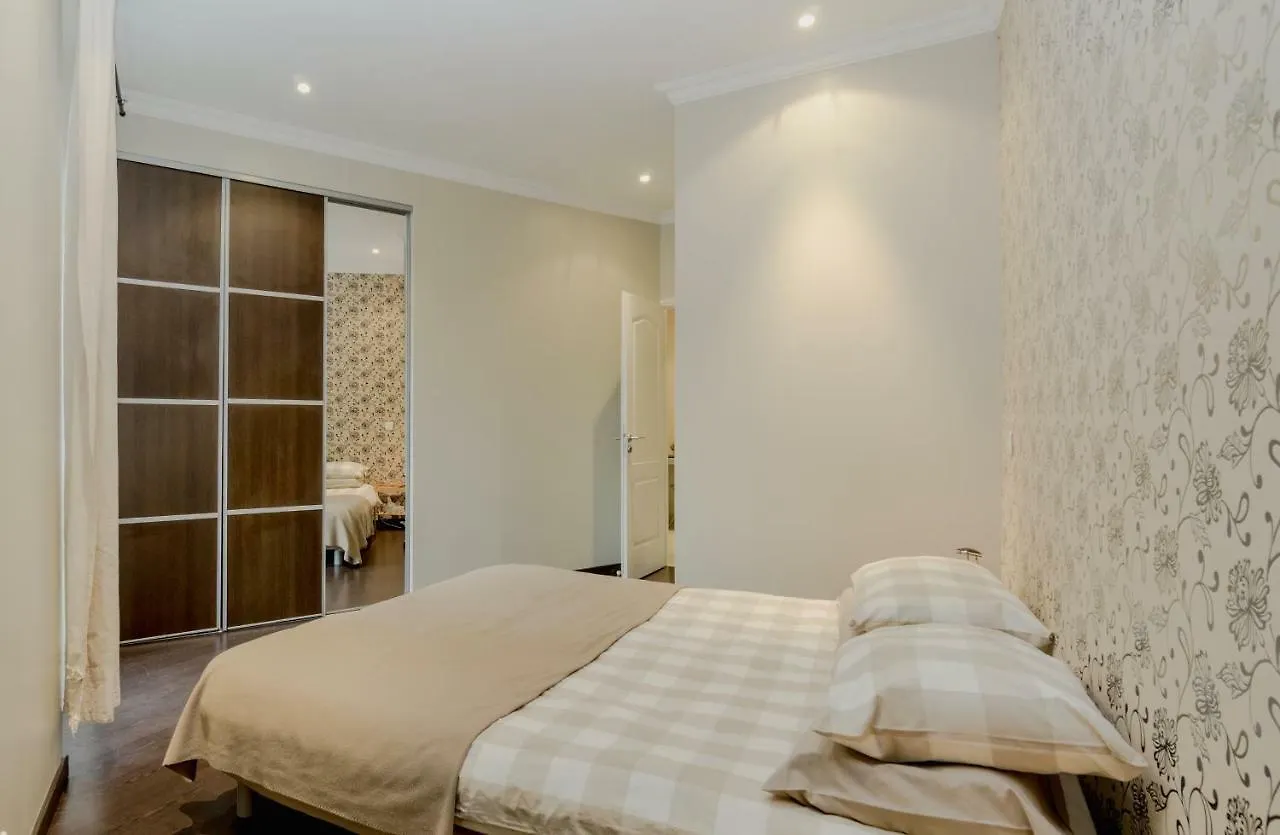 Apartment With Parking In Nice Near The Harbor